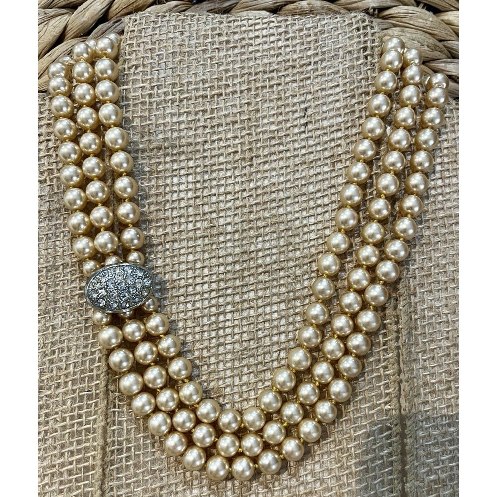 VTG Hand-knotted 3 Strand Large Faux Pearl Choker Necklace Magnetic Coquette